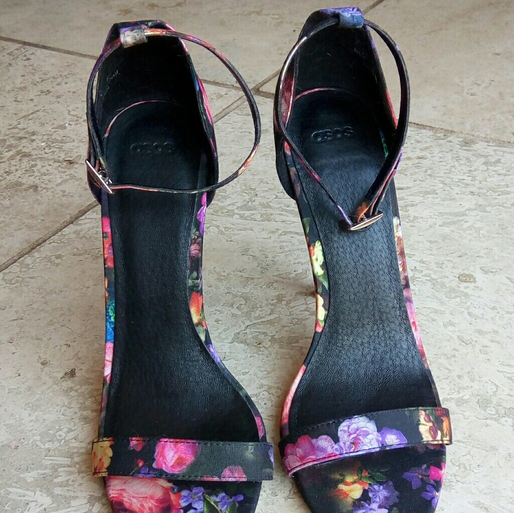 Host Pick🔥ASOS Halcyon Floral Heeled Sandals🔥 - Picture 4 of 8